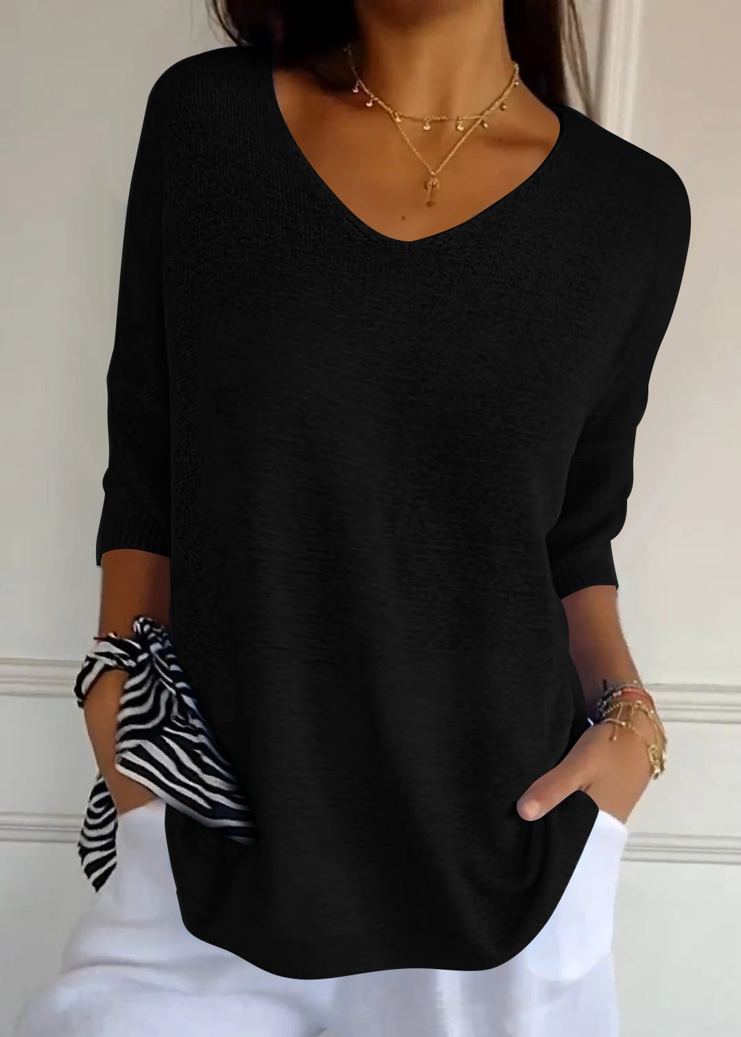 Liora | V-Neck Twist Top