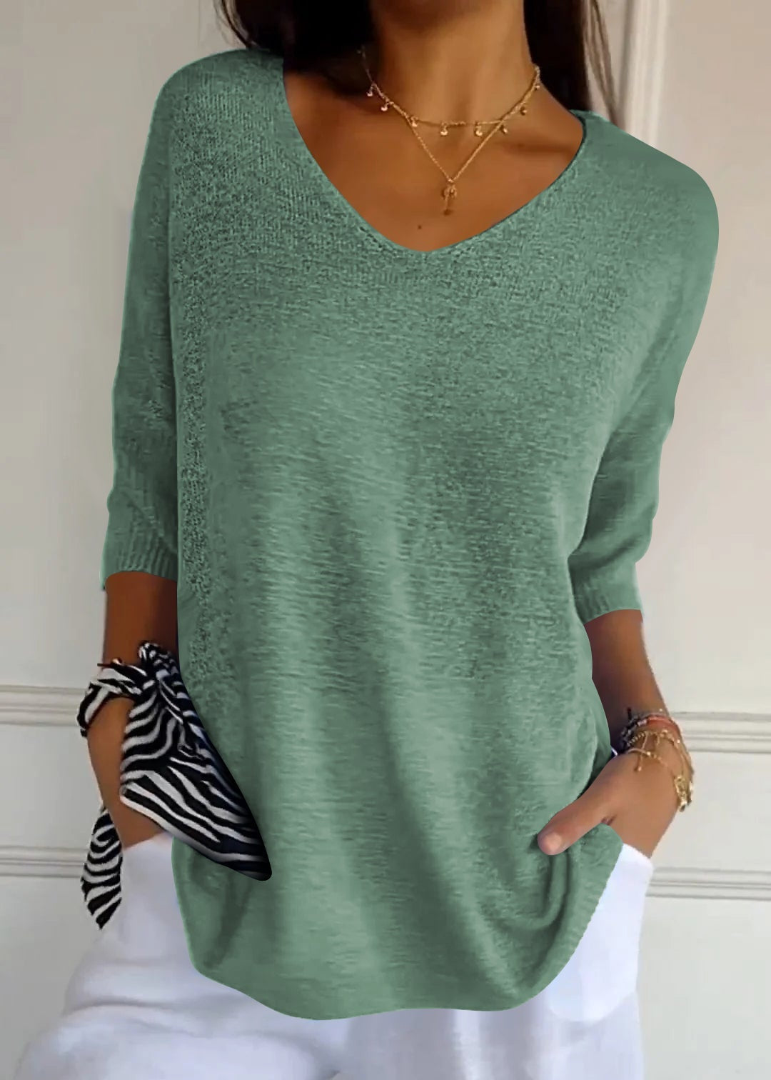 Liora | V-Neck Twist Top