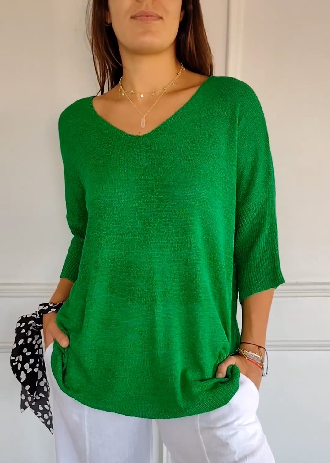 Liora | V-Neck Twist Top